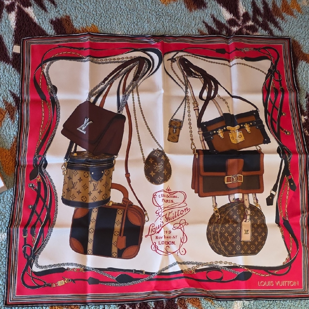 Louis Vuitton M76662 Carre Treasure Scarf New In Box